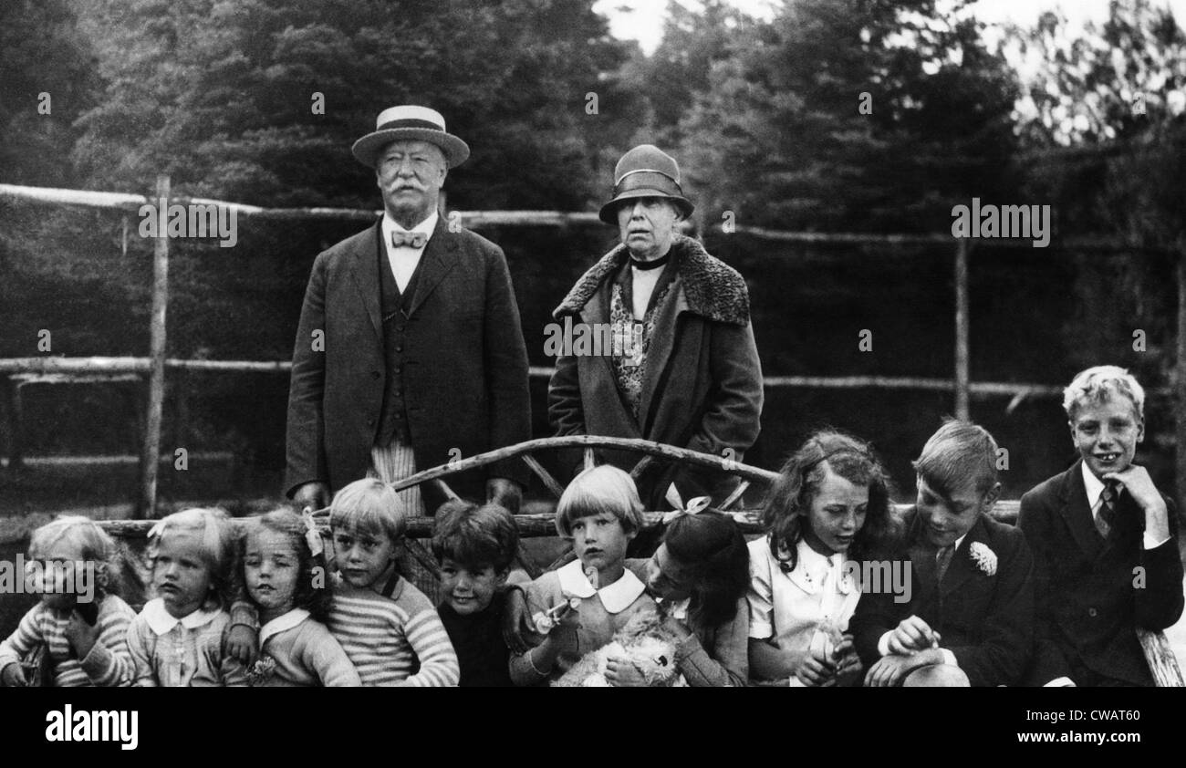 Ex U.S. Il presidente William Taft, ex First Lady Helen Taft, con i loro dieci nipoti in Canada, 1927.. La cortesia: CSU Foto Stock