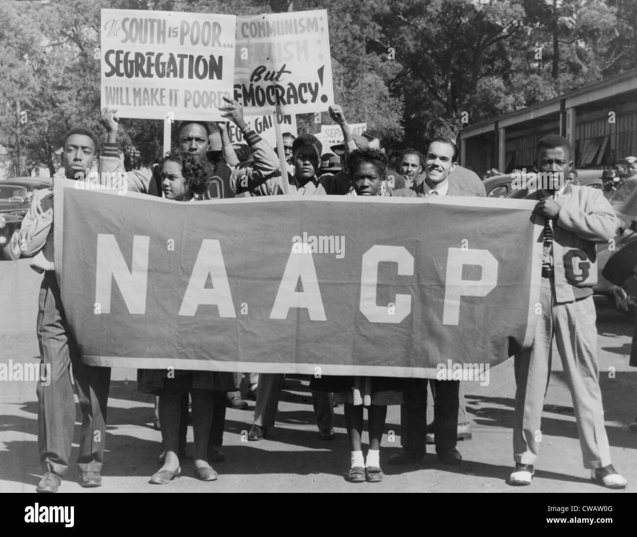 NAACP banner è detenuto dai manifestanti in un 1947 manifestazione contro l'istruzione segregata in Houston, Texas. Dopo la II guerra mondiale, Foto Stock