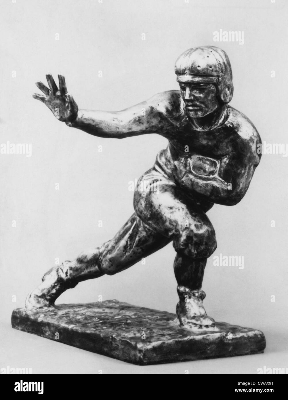 Heisman Memorial Trophy premio, assegnato ogni anno per la maggior parte negli Stati Uniti in sospeso la collegiata giocatore di football, circa settanta, courtesy: Foto Stock