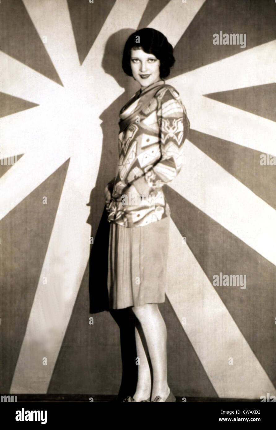 Un 'modernistic' abito di crepe e indossato da Jean Lorraine, 1929. La cortesia: CSU Archivi / Everett Collection Foto Stock