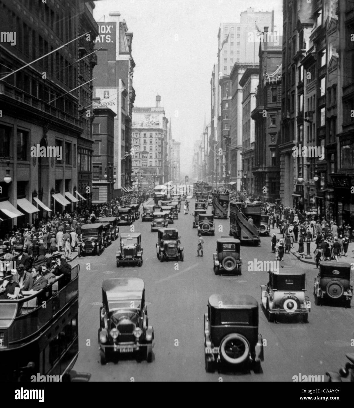 La città di New York, Fifth Avenue, a nord dalla 38th Street, c. 1912. Foto Stock