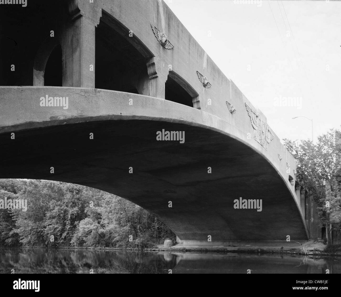 Ponti, West Sesto Street Bridge, un unico open-spandrel, calcestruzzo canna-ponte di arco con una facciata in Art Deco/Moderne nello stile. Foto Stock