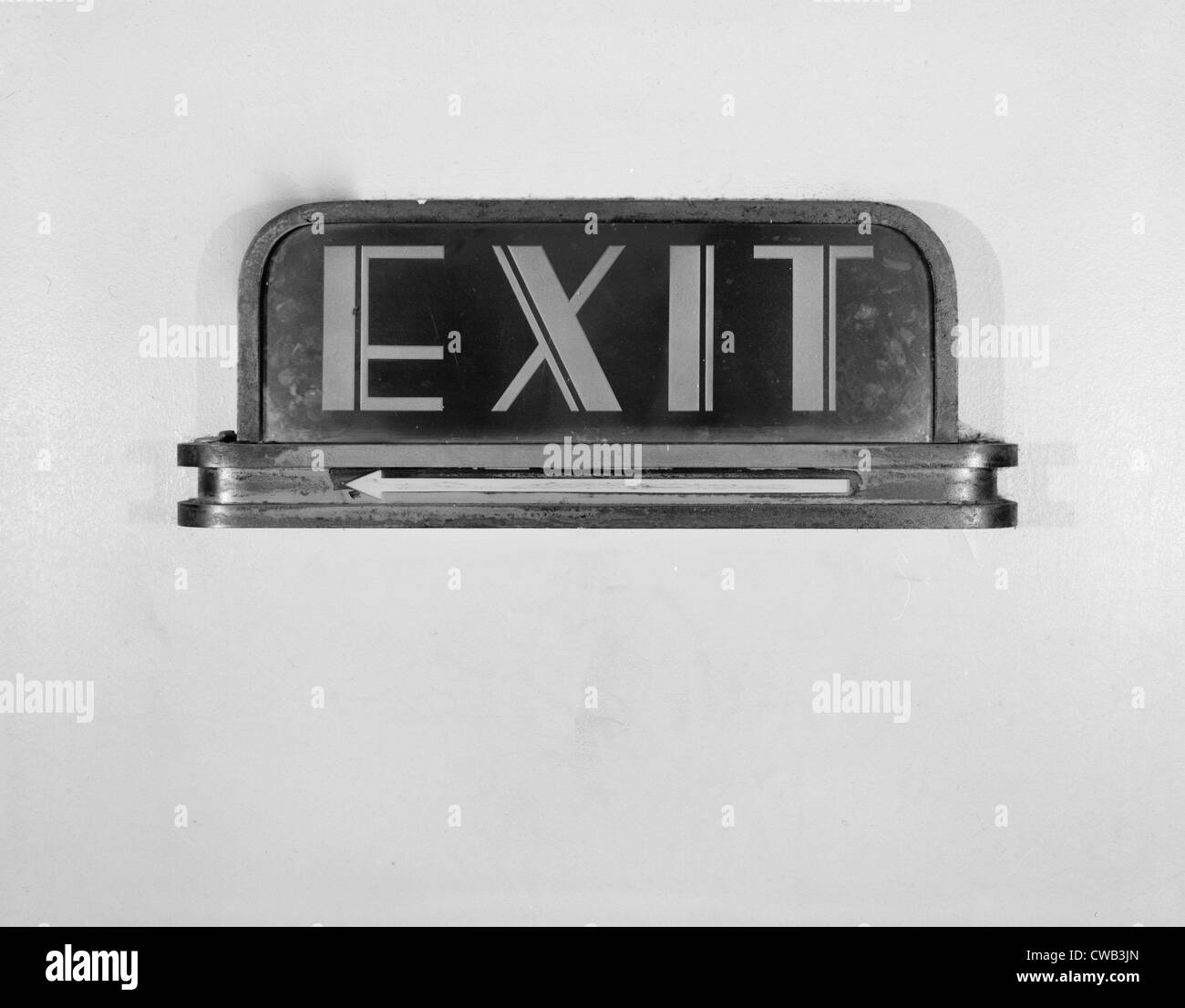 Los Angeles Unione Terminal Passeggeri dettaglio di signage nella reception hall, legge 'Exit' con una freccia, 800 North Alameda Foto Stock