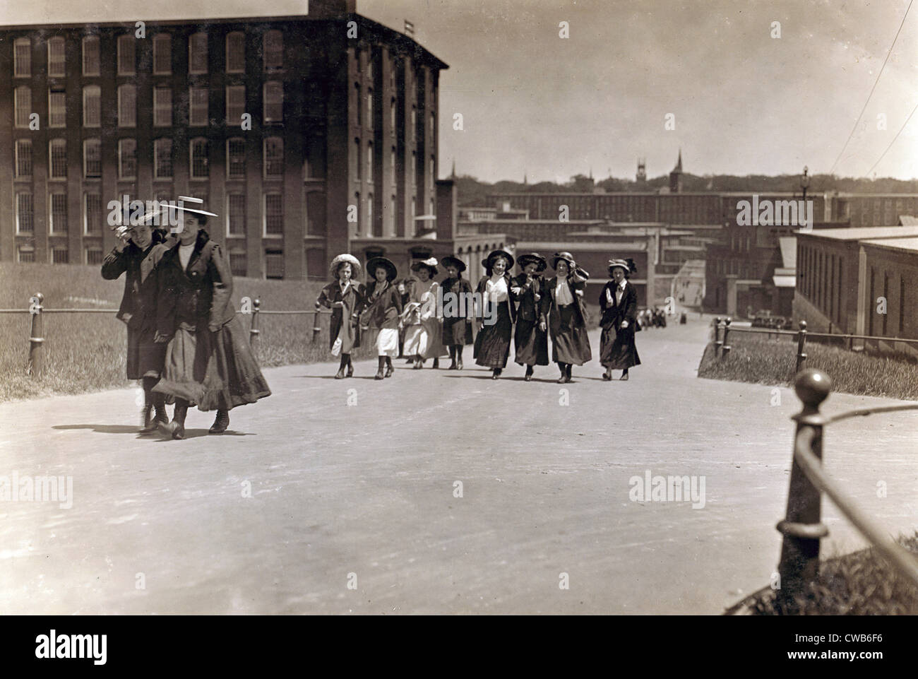 Somme delle ragazze che lavorano in Amoskeag Mfg. Co. Manchester, N.H, fotografia di Lewis Wickes Hine, 25 maggio 1909 Foto Stock