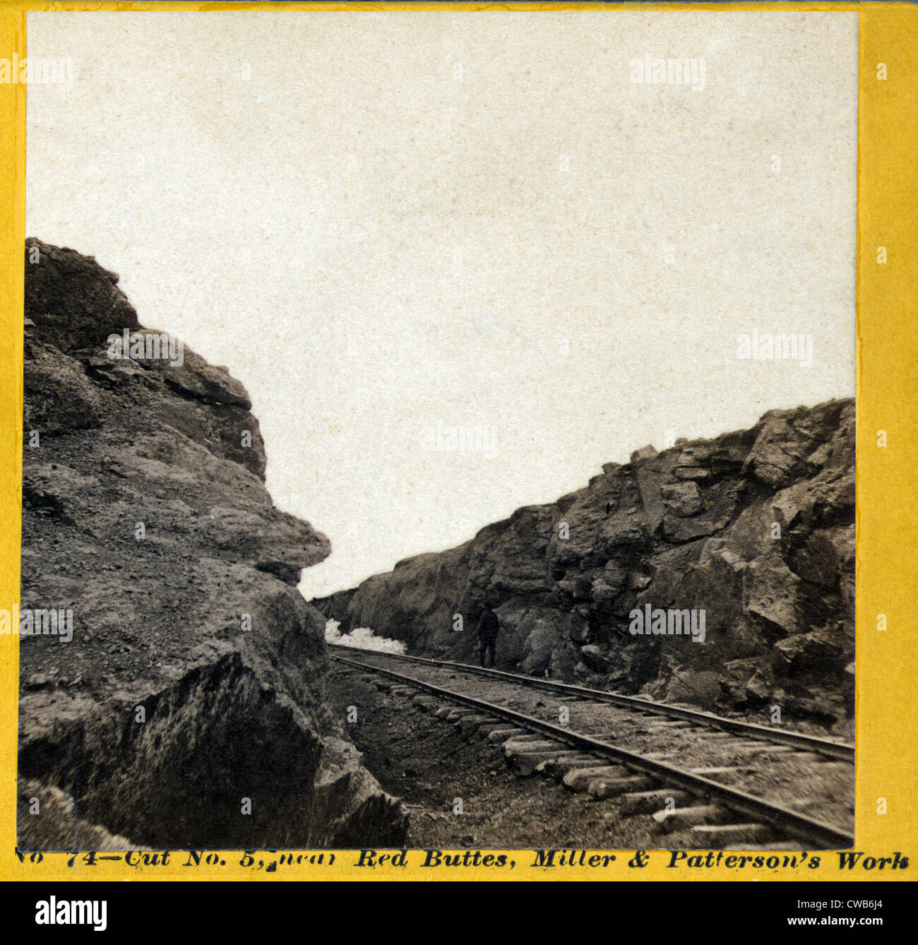 Taglio n. 5, i binari della ferrovia in esecuzione attraverso il canale tagliato nella roccia vicino al Red Buttes, albume stampa, foto da Andrew J. Russell, Foto Stock
