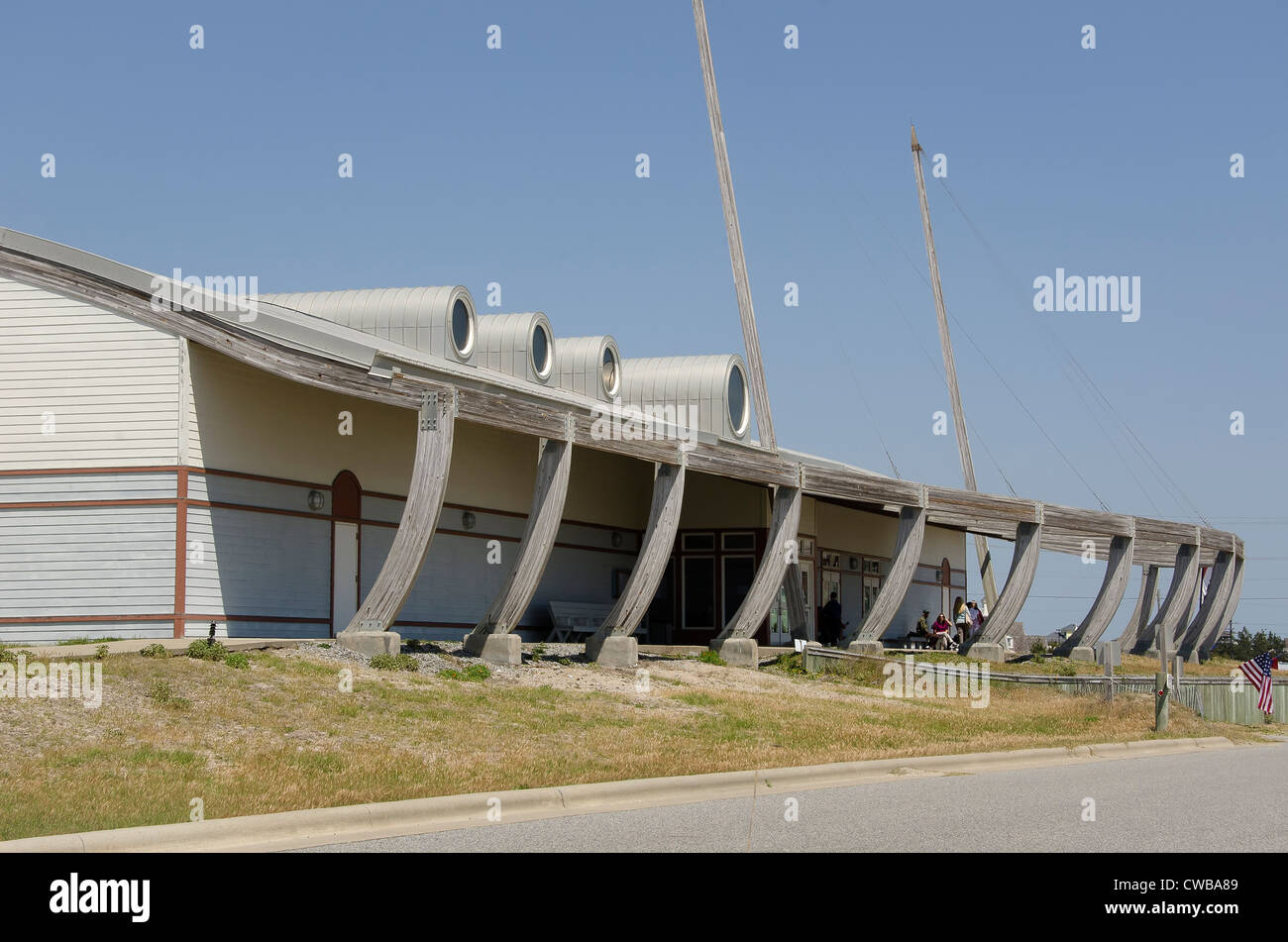 Cimitero di Atlantic Maritime Museum conformata del xviii secolo nervature della nave in appoggio sul suo lato, Hatteras, Carolina del Nord Foto Stock