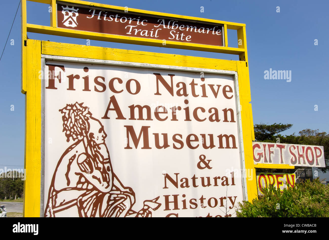 Frisco Native American Museum & Centro di Storia Naturale segno al villaggio di Frisco, Carolina del Nord, sull'Outer Banks Foto Stock