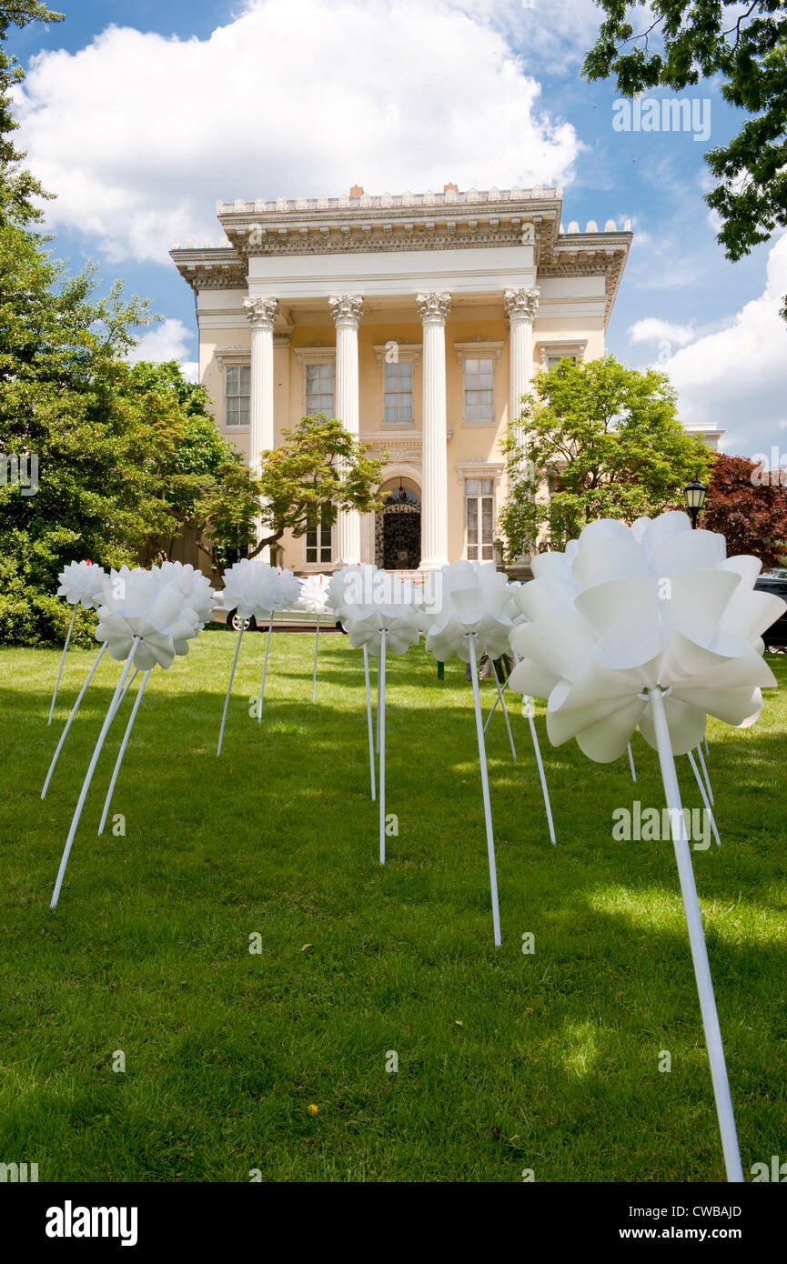 Carta Paesaggio floreale scultura da Jack Sullivan LARC installazione dello studente a Evergreen Museum di Baltimore Foto Stock