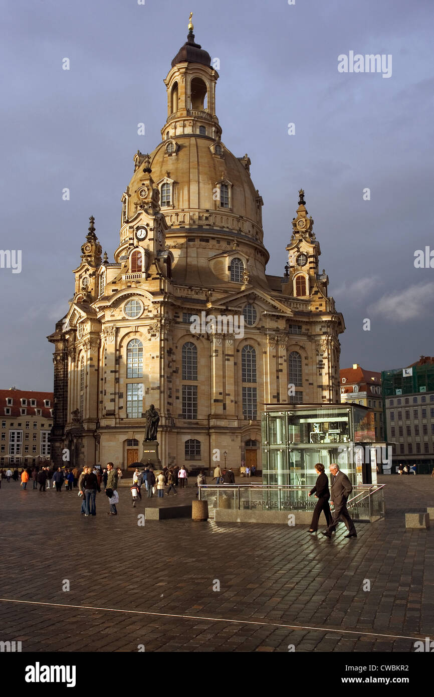A Dresda, la chiesa Frauenkirche nella luce della sera Foto Stock