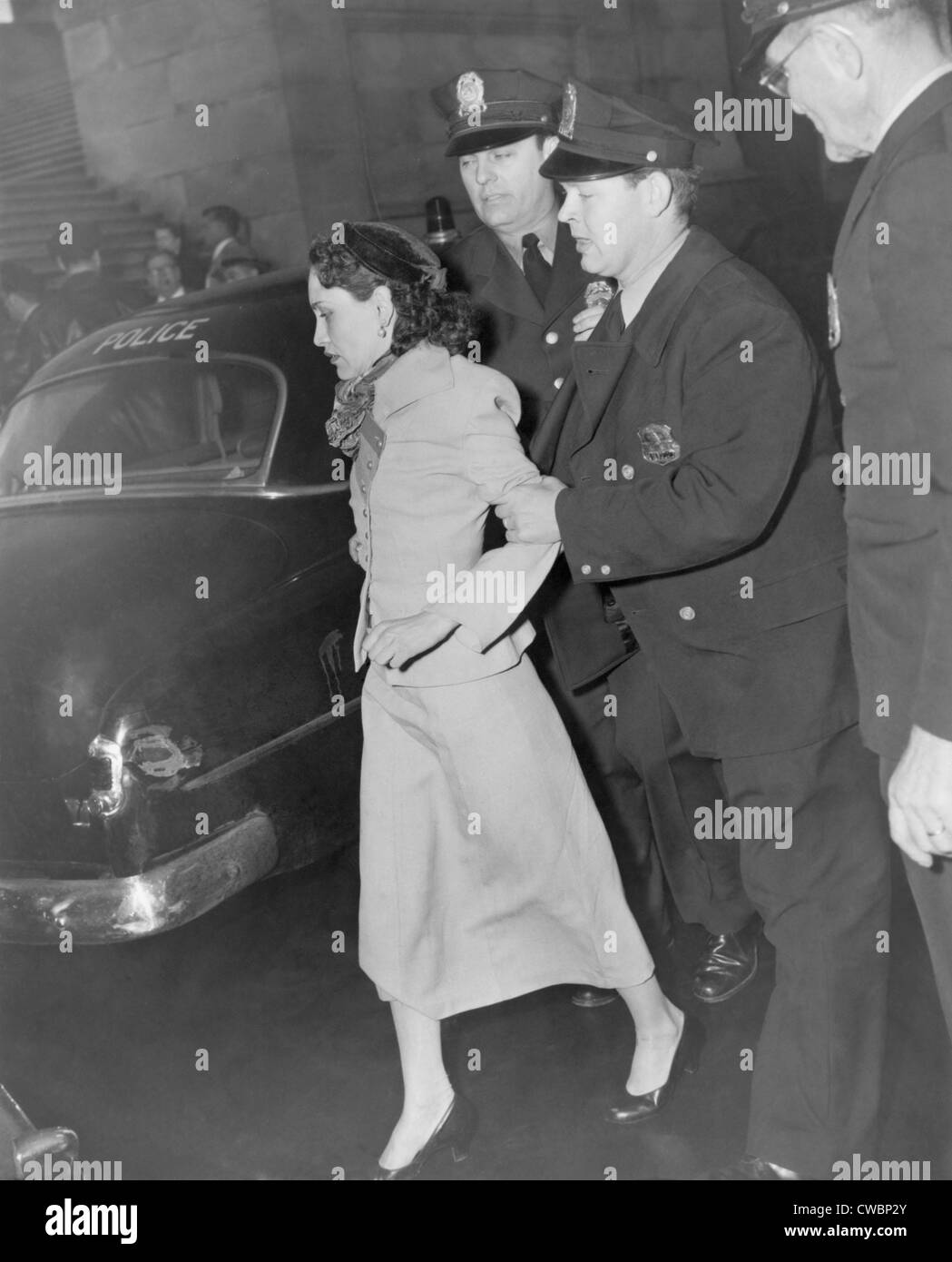 Lolita Lebron (b. 1919), sotto arresto in riprese di cinque membri del Congresso degli Stati Uniti nella casa dei rappresentanti il 1 marzo 1954. Ella Foto Stock