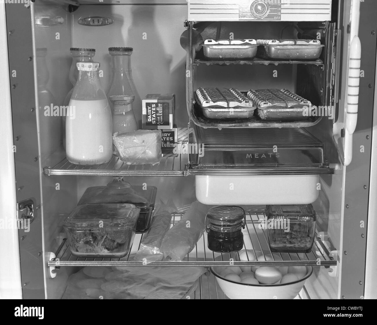 Interno di una 1940's frigorifero. Foto Stock