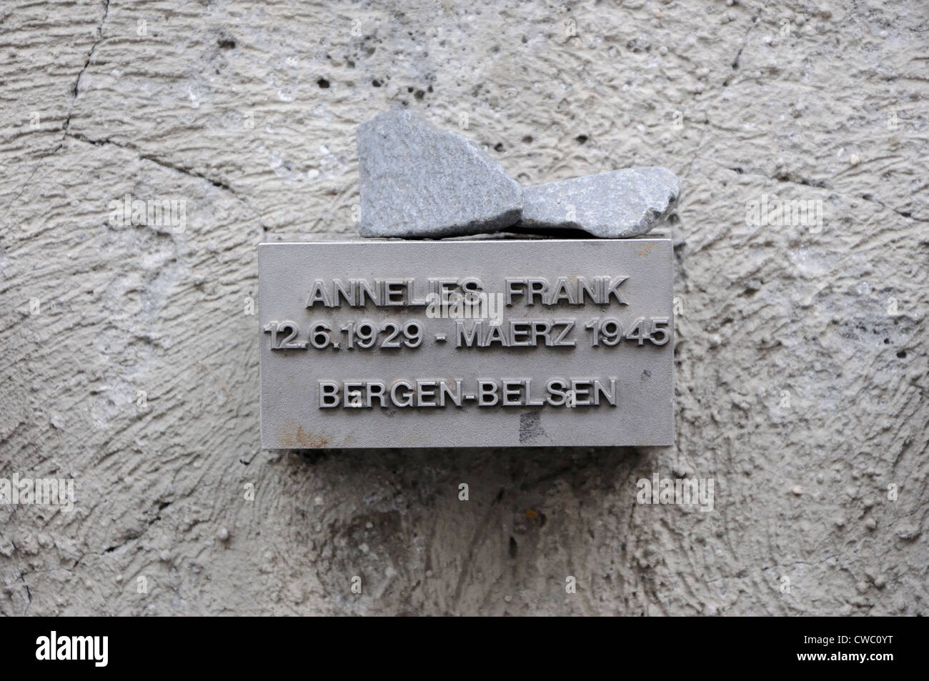 Memoriale di Anne Frank che è nato a Francoforte in Germania nel 1929 e morì a Bergen-Belsen campo di concentramento in 1945. Foto Stock
