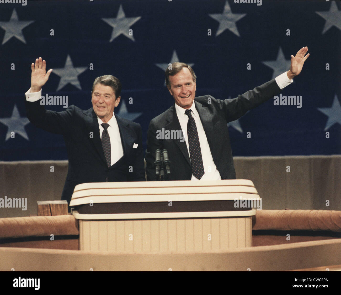 Il presidente Reagan e il Vicepresidente Bush alla Convention Nazionale Repubblicana Dallas Texas. 23 agosto 1984. (BSLOC 2011 2 11) Foto Stock