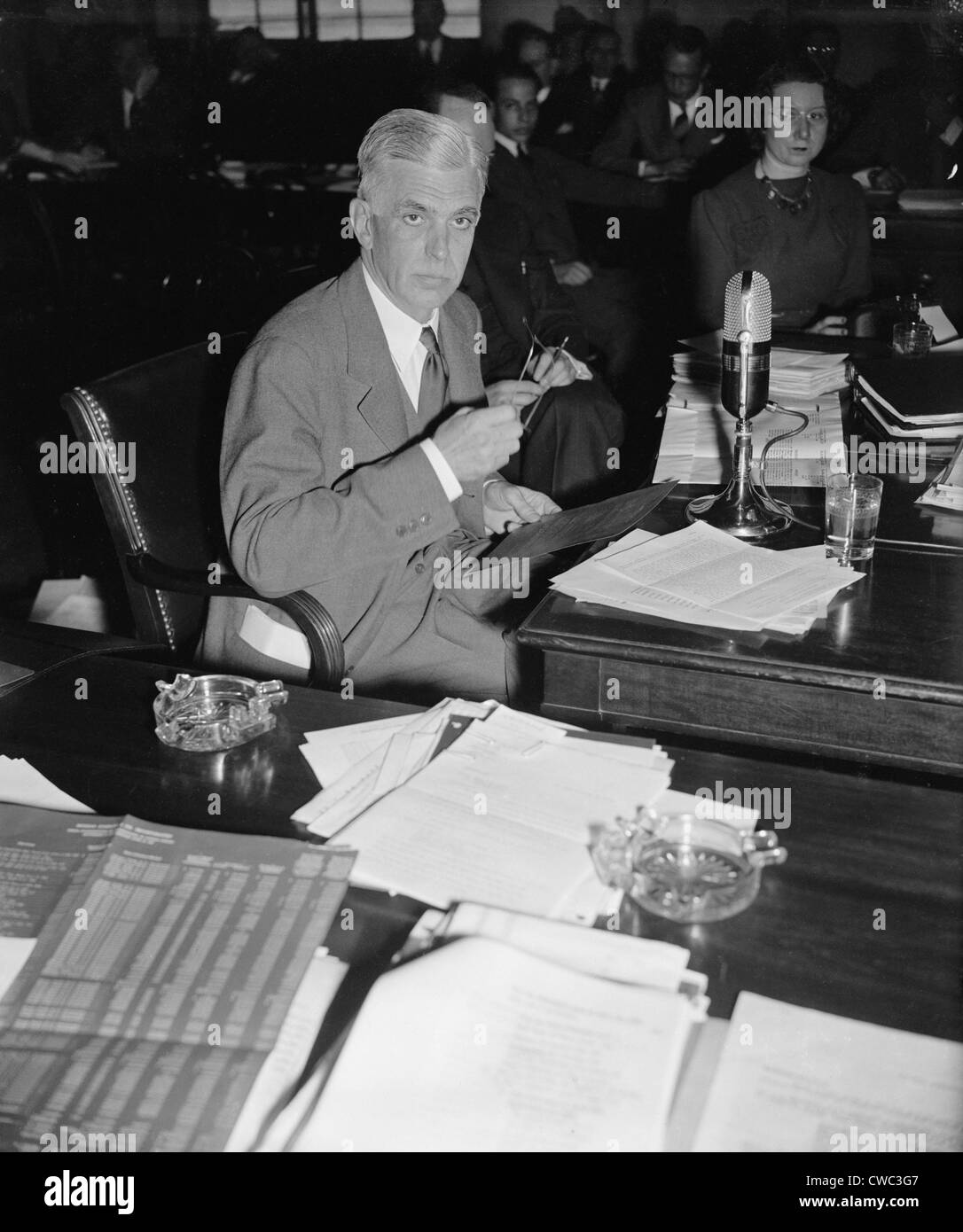 Harold Stanley 1885-1963 presidente di Morgan Stanley Co. che testimoniano il monopolio nazionale Comitato il 19 dicembre 1939. Foto Stock