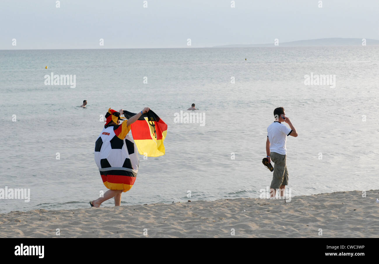 Spagna, Mallorca, tedesco di calcio su Ballermann Foto Stock