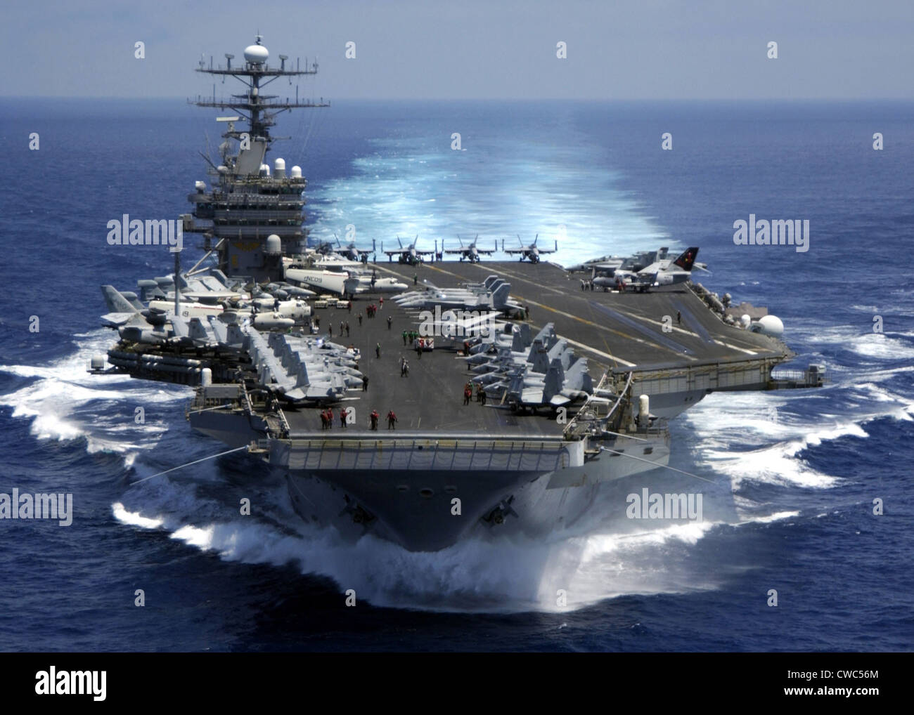 La nuclear powered portaerei USS CARL VINSON in Oceano Indiano durante la Seconda Guerra del Golfo. Il 15 marzo 2005. Foto Stock