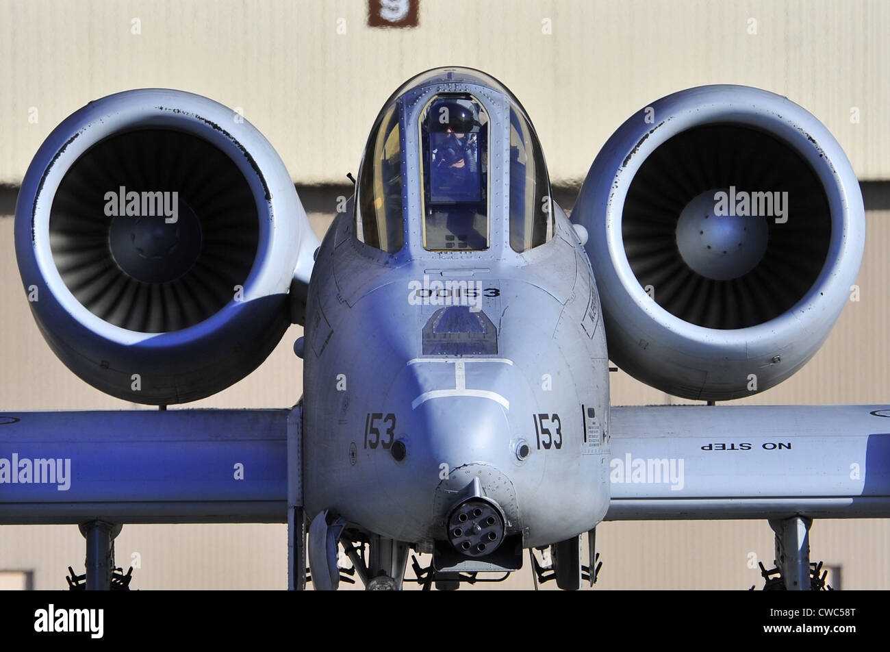 Vista frontale di un A-10 Thunderbolt aeromobili chiamato 'Warthog' è stato sviluppato negli anni settanta per fornire aria vicino il supporto per la messa a terra Foto Stock