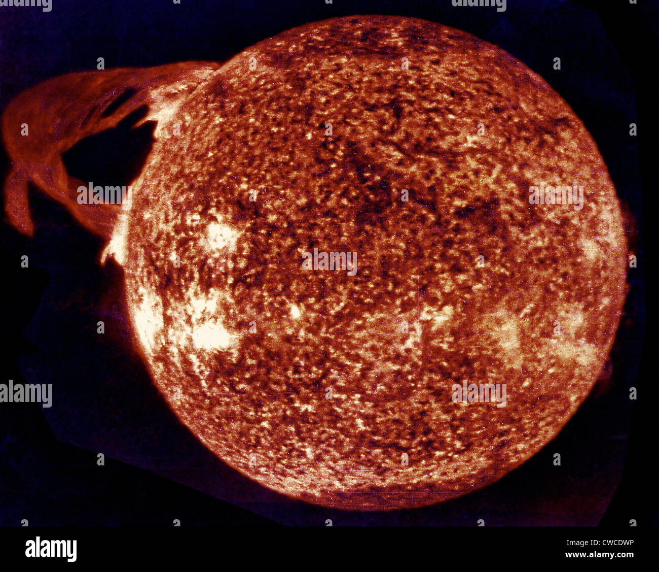 Esposizione a raggi ultravioletti del colossale eruzione sul sole. Questa preminenza solare, uno dei più grandi in venticinque anni, scoppiato più Foto Stock