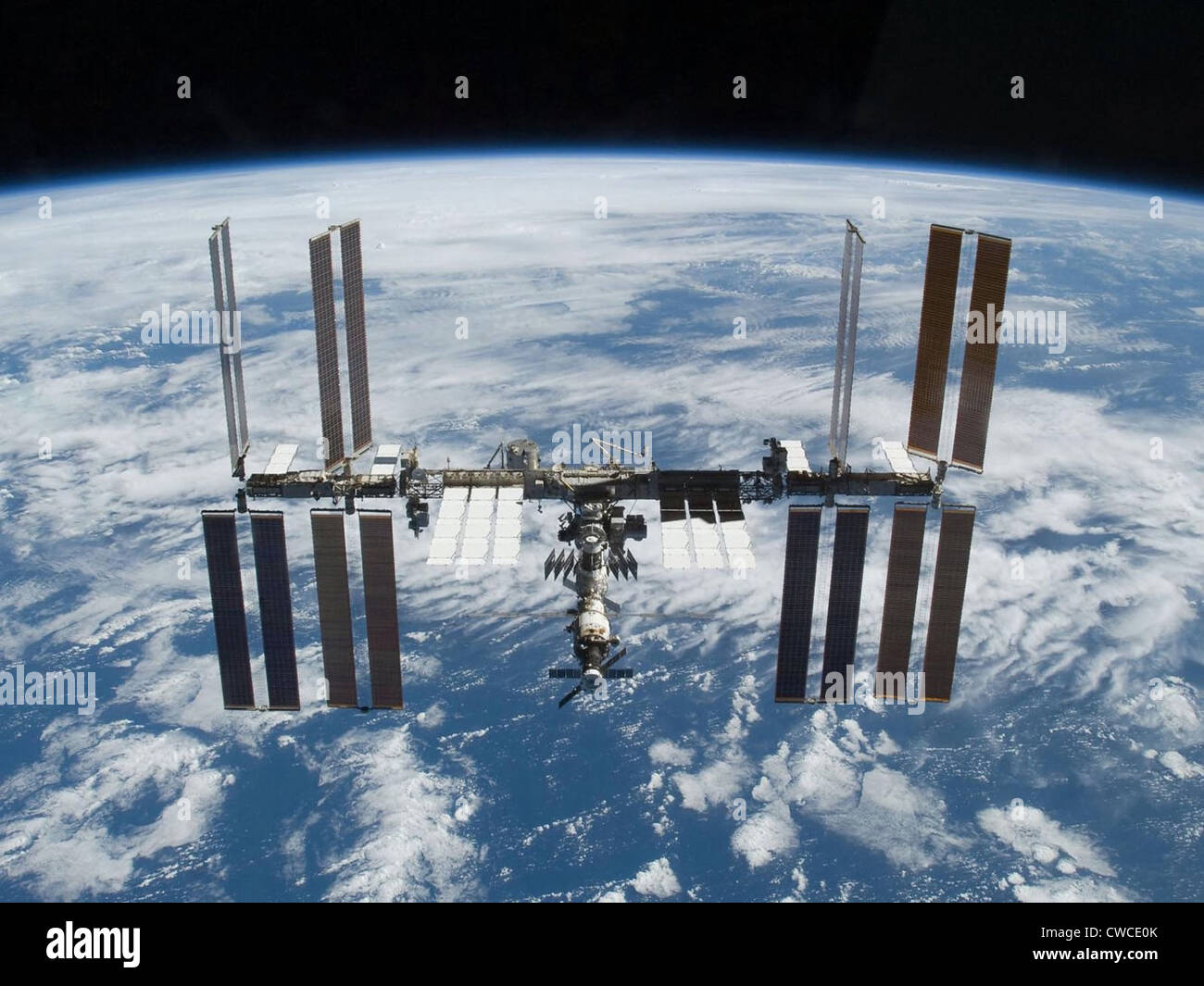 La Stazione Spaziale Internazionale nel 2009. Foto realizzate da una partenza space shuttle Atlantis su nov. 25, 2009. Foto Stock