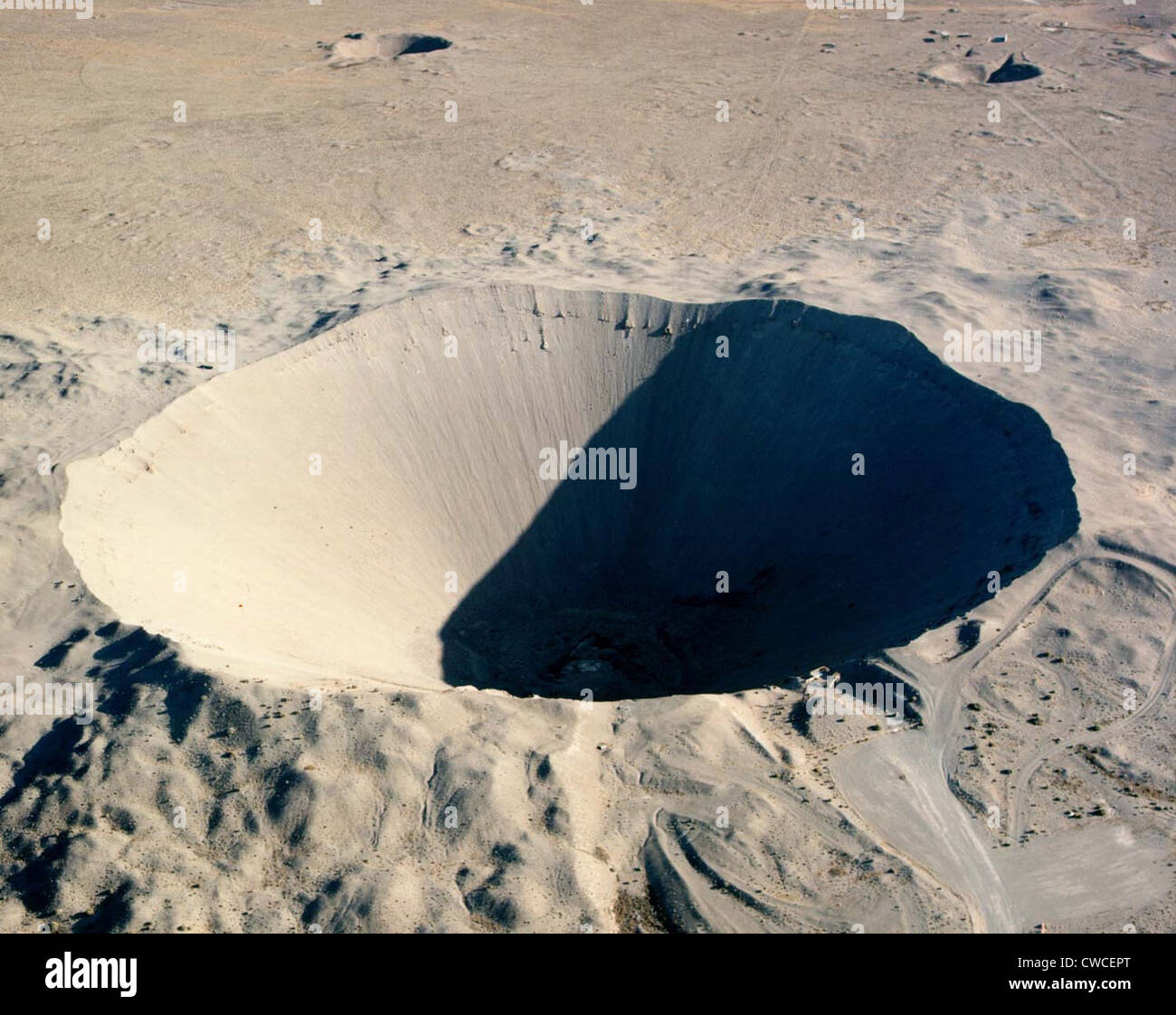 Il Cratere di Sedan al Nevada Test Site. Il 6 luglio 1962 a 100 kiloton esplosione nucleare 635 piedi metropolitana spostato 12 milioni di Foto Stock