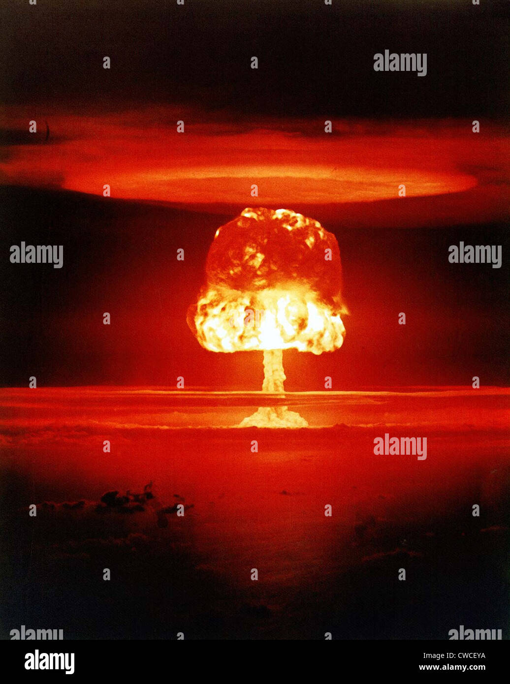 ROMERO shot, era una bomba ad idrogeno che ha dato 11 megaton di energia. Era esplosa in Bikini Atoll in the Marshall Foto Stock