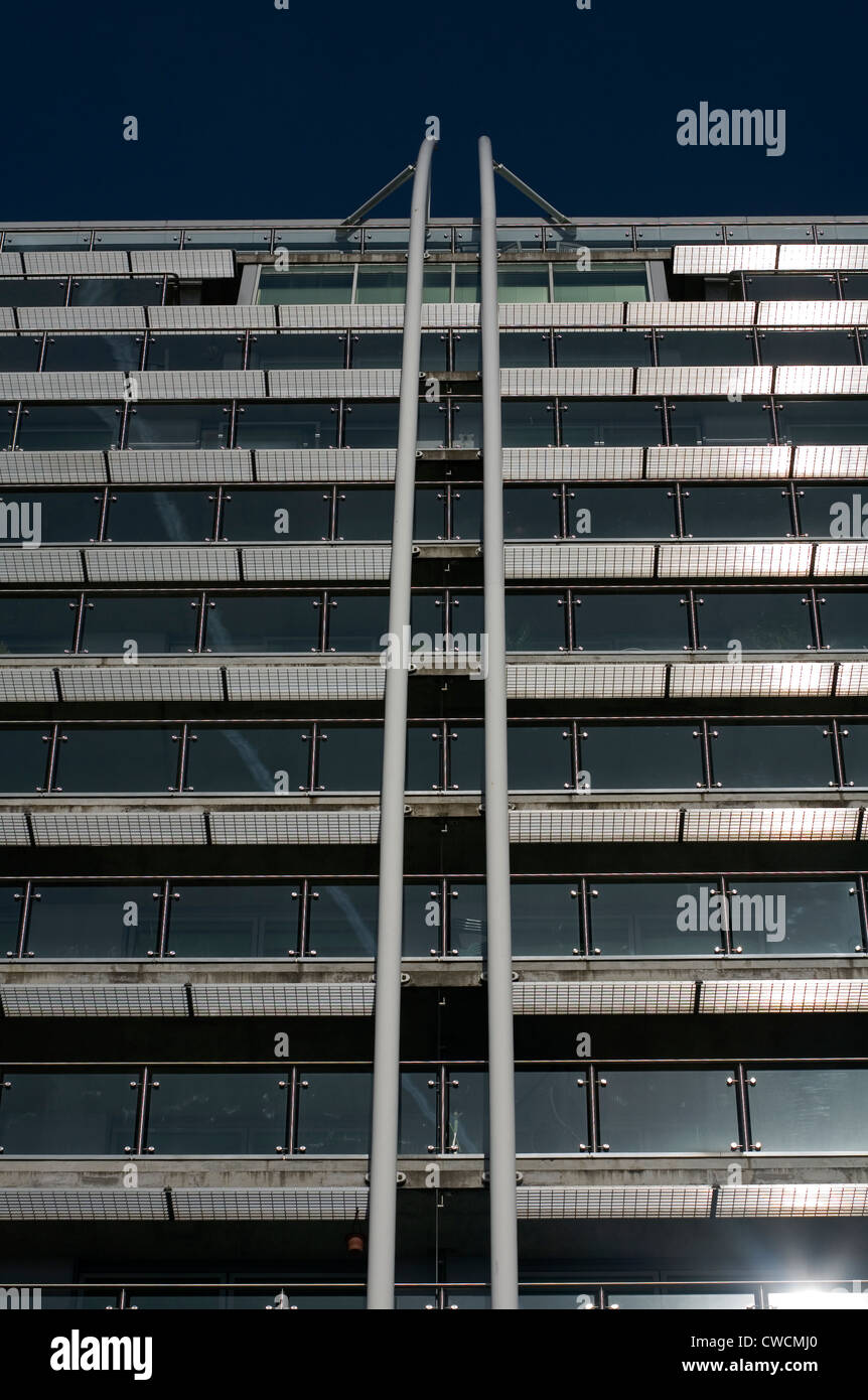 NV Edifici moderno appartamento di blocchi dal bacino di Huron Salford Quays Greater Manchester Inghilterra England Foto Stock