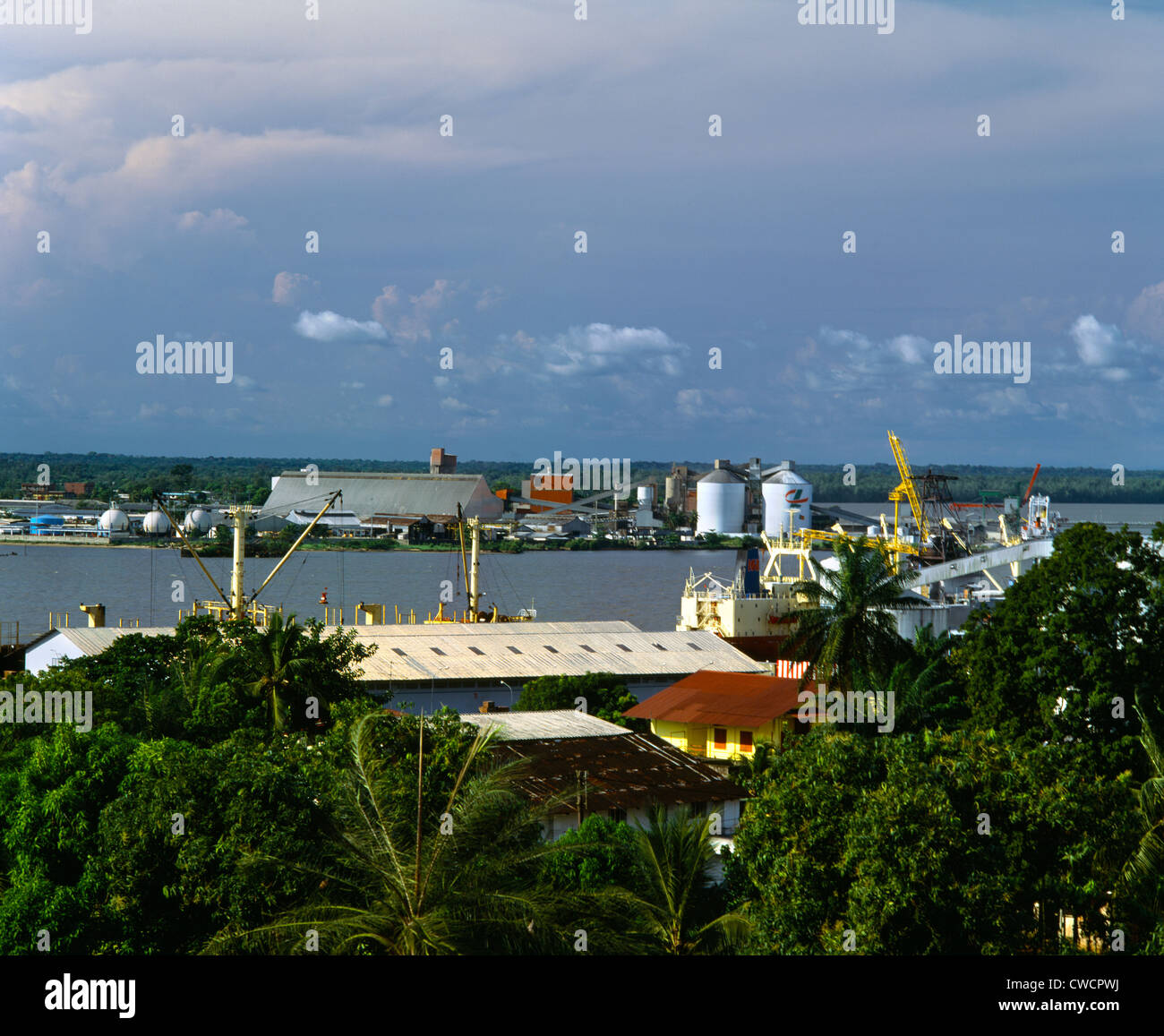 Douala Camerun affacciato sul fiume Wouri Foto Stock