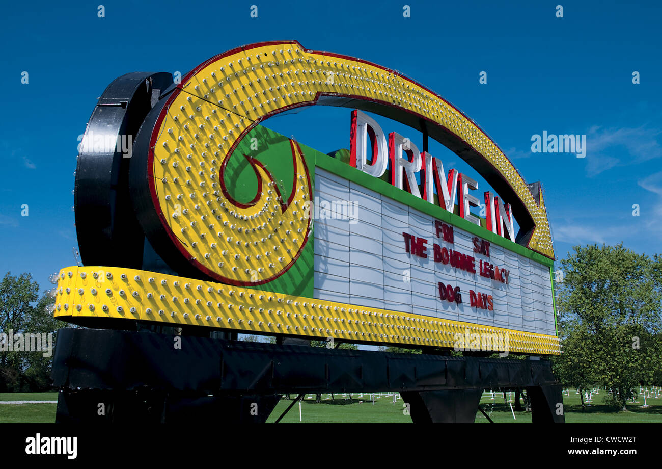 Colorata illumina di drive-in movie theater segno Foto Stock