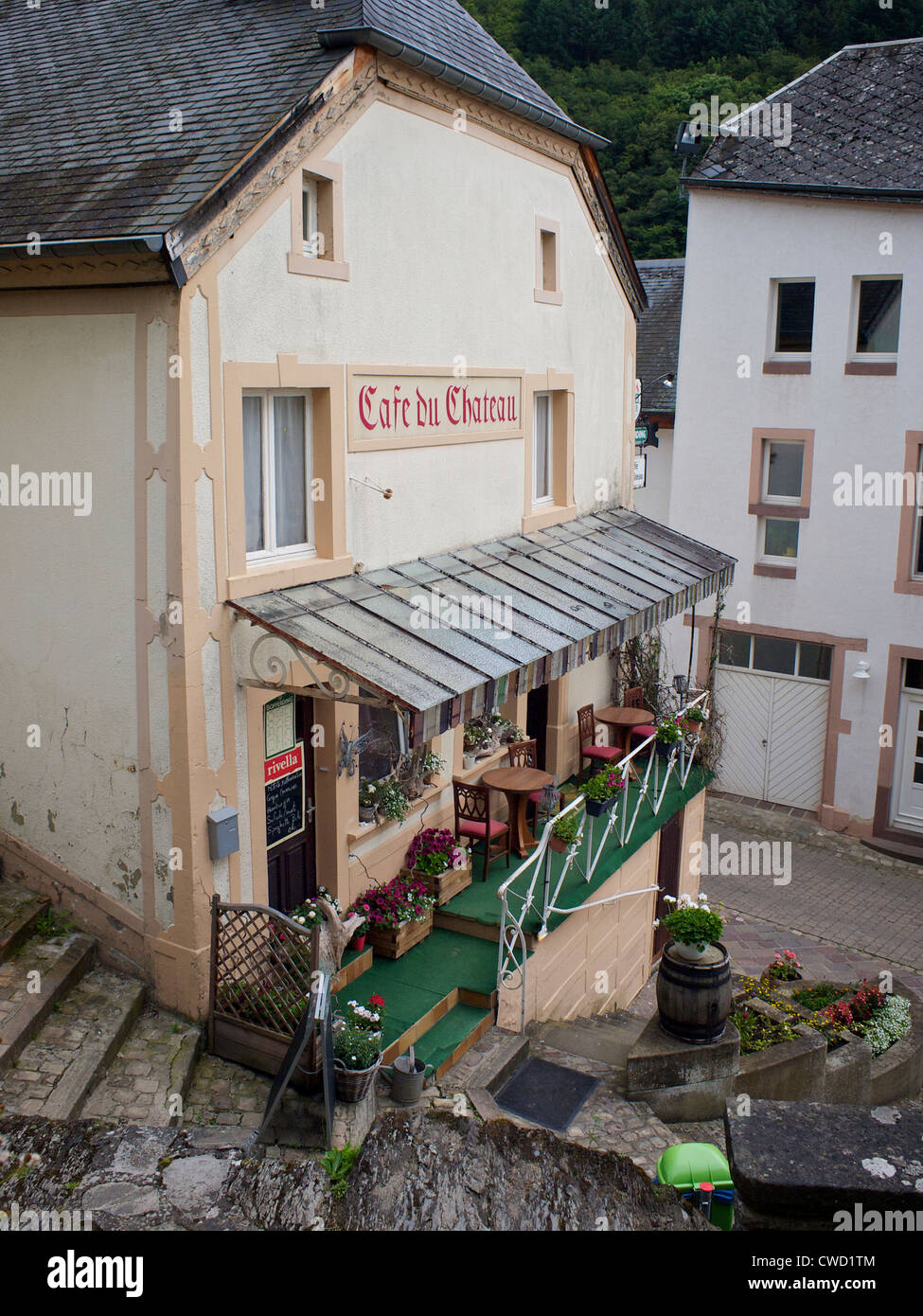 Tranquillo villaggio cafe a Esch sur Sure Lussemburgo Foto Stock