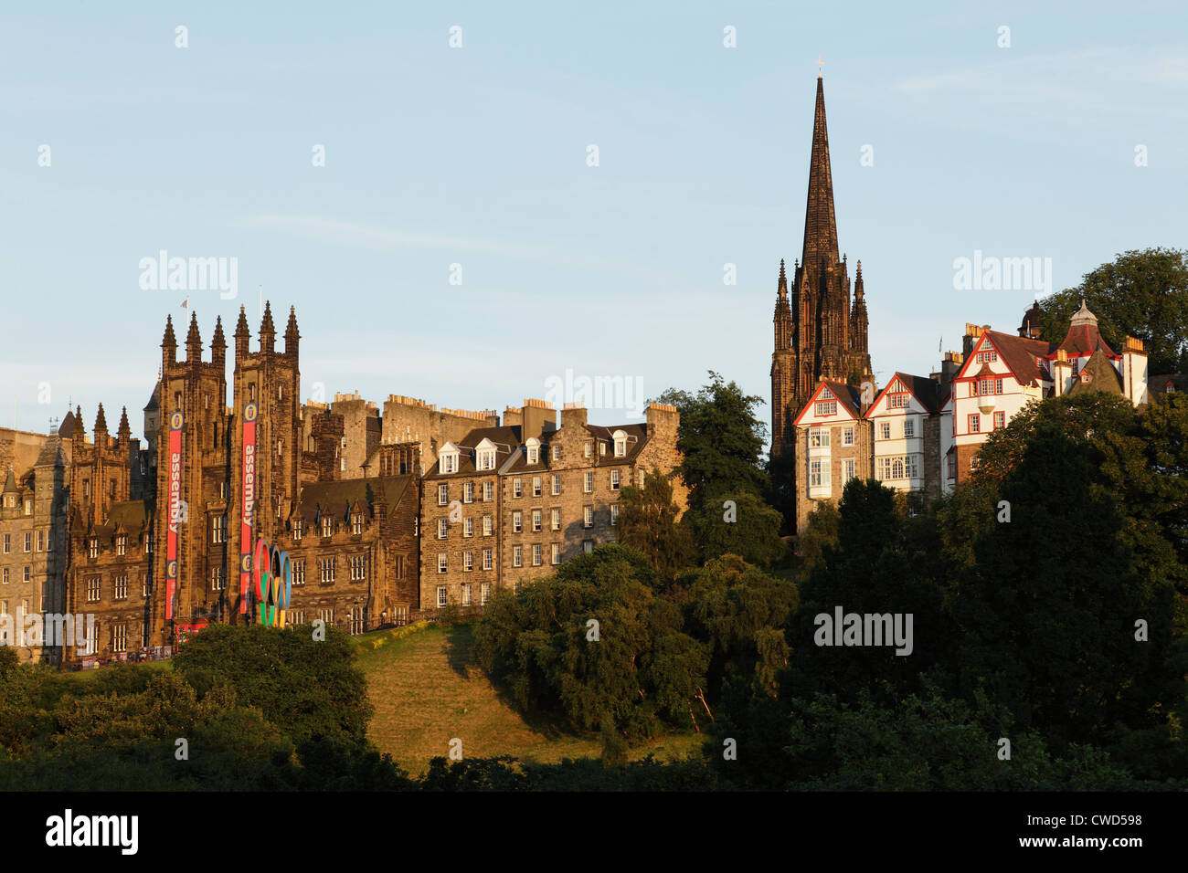 Mound Place e Ramsay Lane, Old Town, Edinburgh City Centre, Scotland, UK Foto Stock