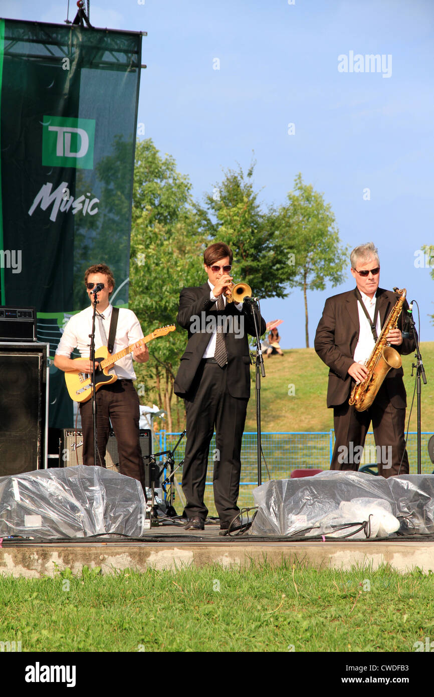 Una jazz band che suona al 2012 Toronto Jazz Festival Foto Stock