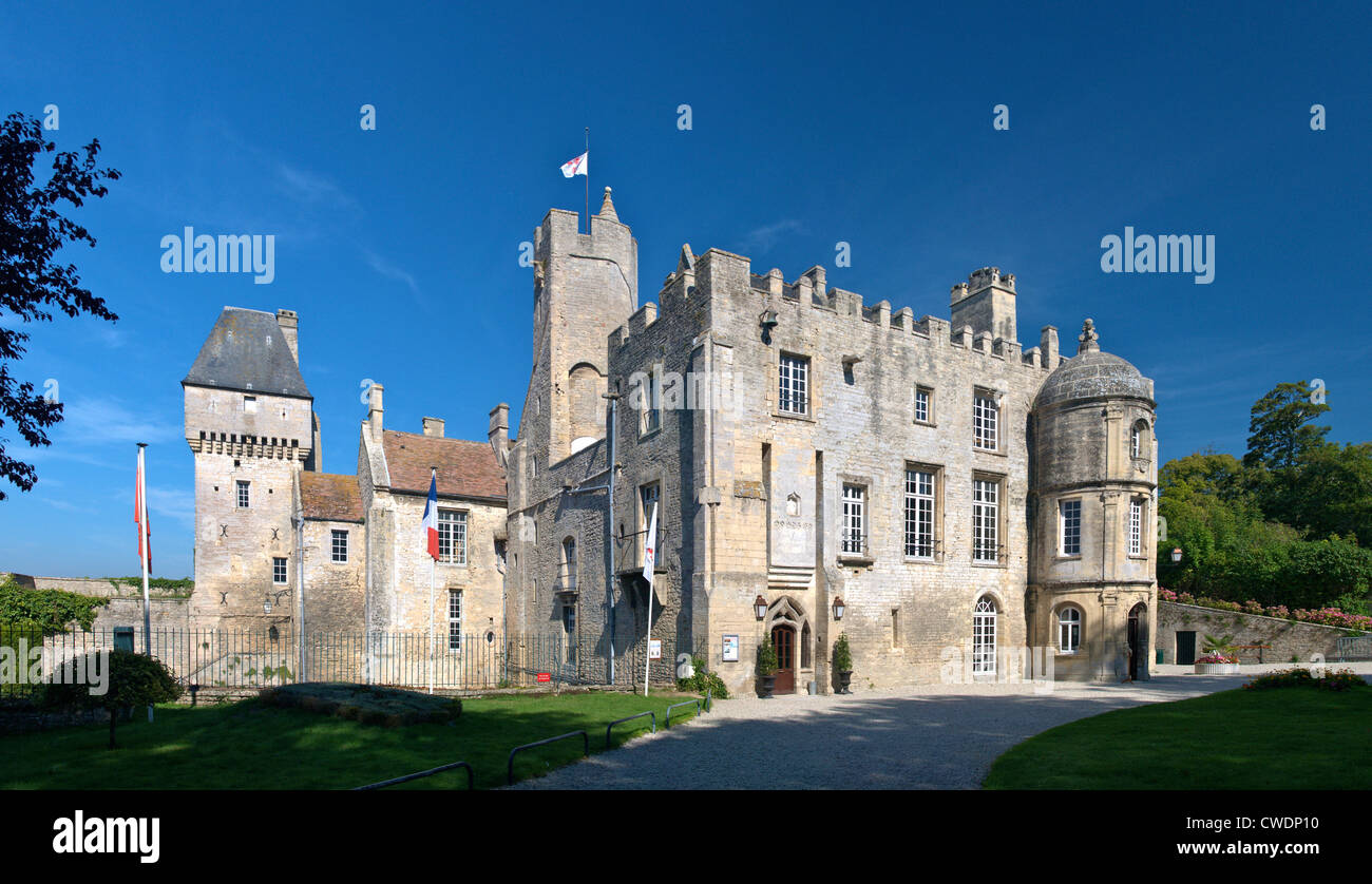 Il castello di Creully dall' XI e il XII secolo nel Calvados dipartimento di Francia. Foto Stock