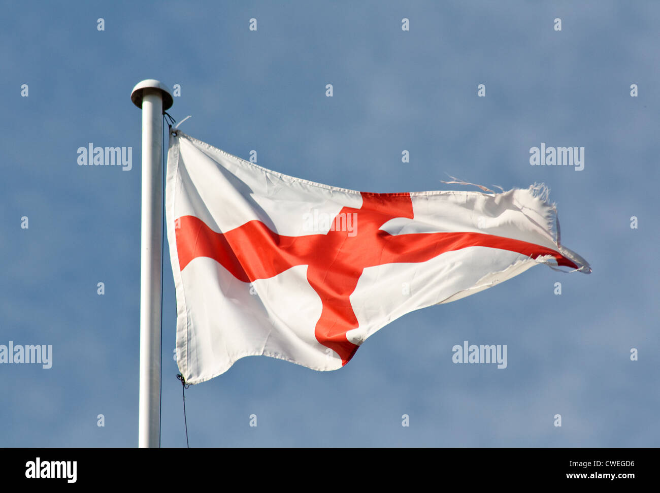 Bandiera nazionale di Inghilterra e l'inglese il St George's croce una croce di colore rosso su bianco Foto Stock