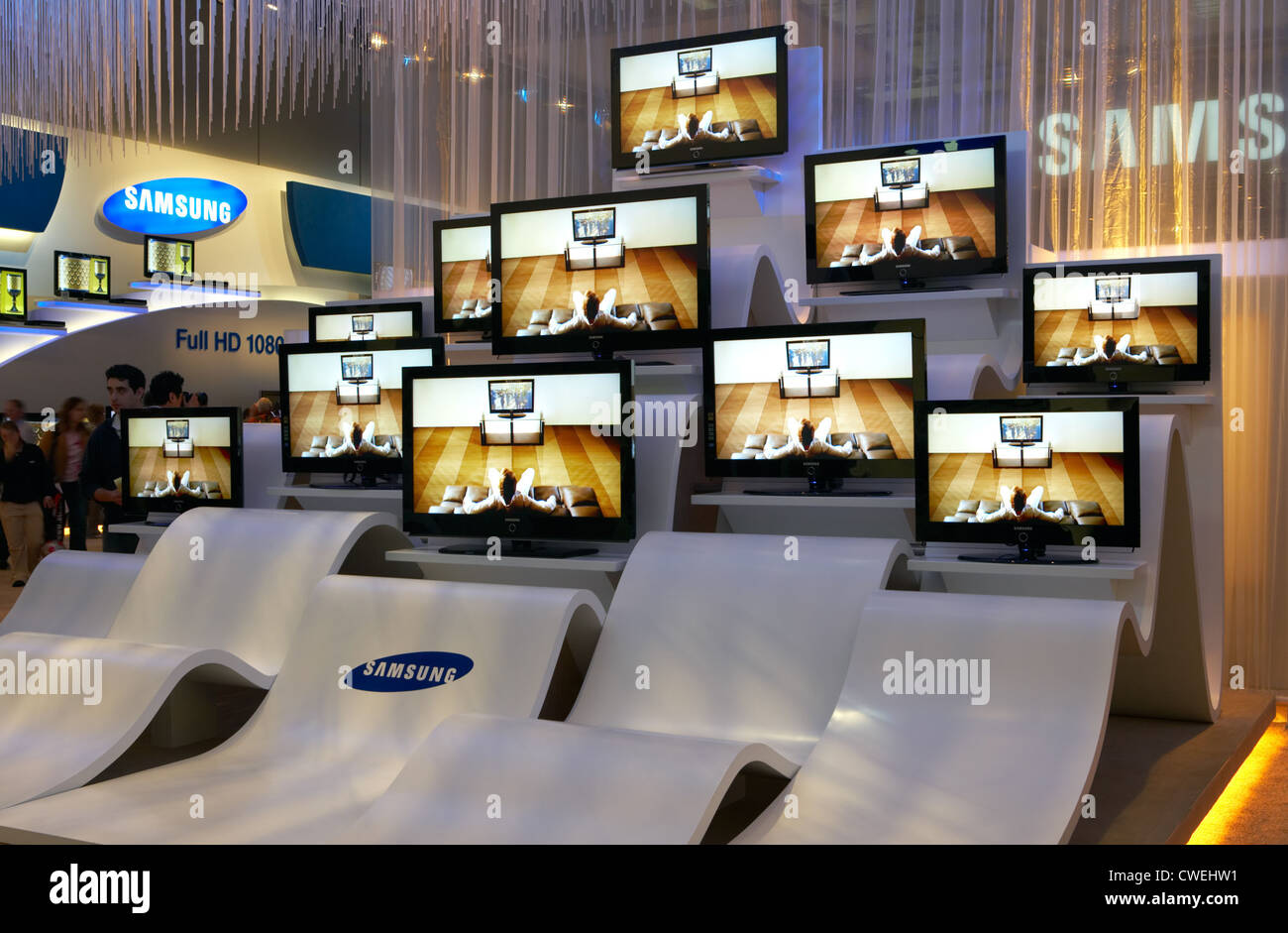 Schermi piatti e presso lo stand di Samsung a IFA Foto Stock
