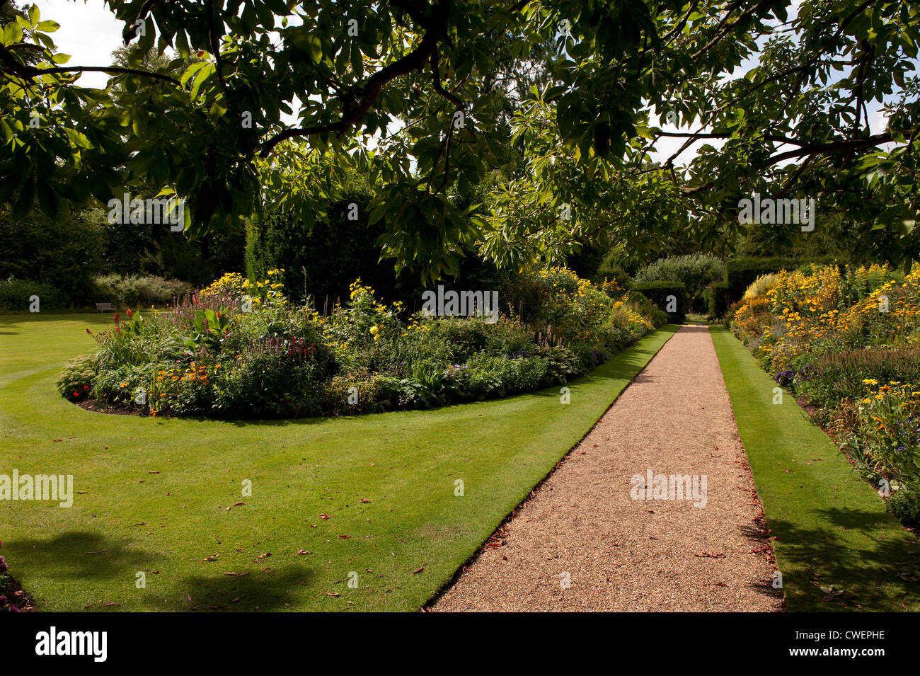 Città universitaria di Cambridge, Cambridgshire, Inghilterra, Regno Unito. Agosto 2012. Clare College di giardini più belli in Cambridge. Foto Stock