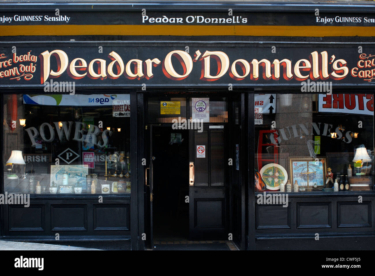 Peadar O'Donnell, Pub Irlandese a Waterloo Street, Derry, Londonderry, nella contea di Derry, Ulster, Irlanda del Nord, Regno Unito, Europa. Foto Stock