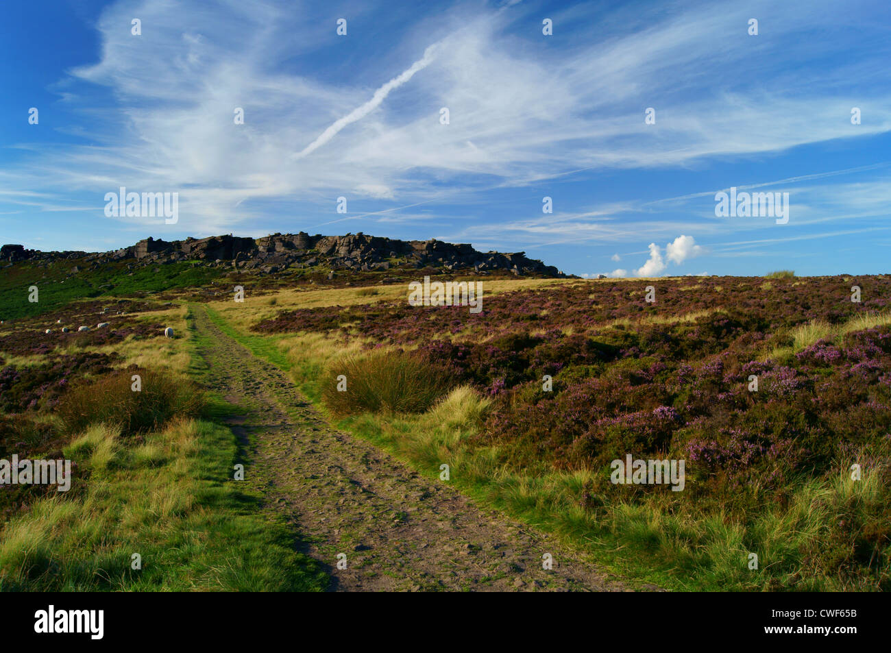 UK,Derbyshire,Peak District,sentiero a bordo Stanage & Cowper Stone Foto Stock