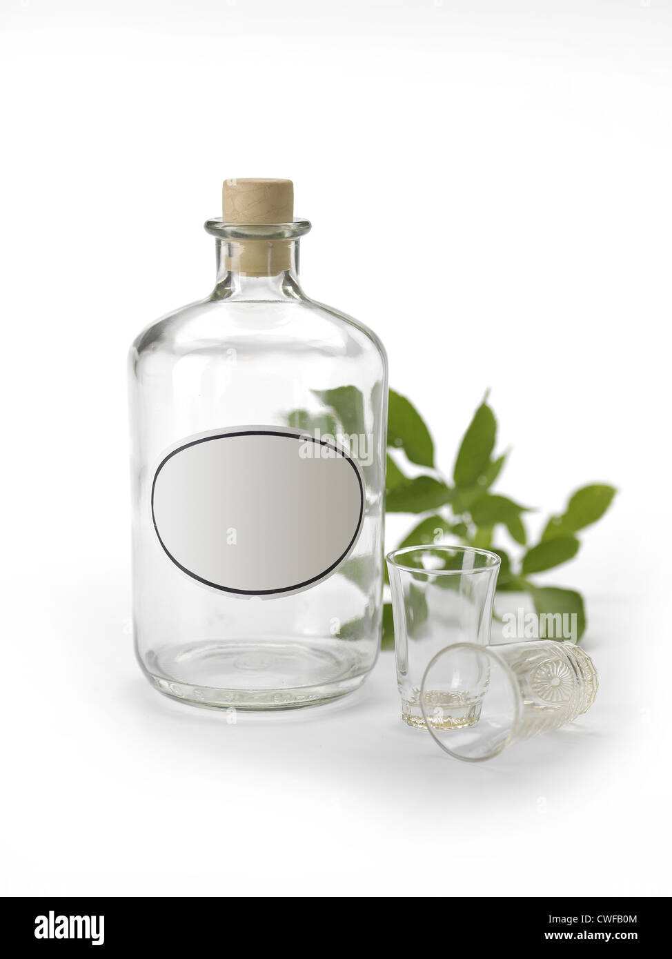 Bottiglia trasparente isolato su sfondo bianco Foto Stock