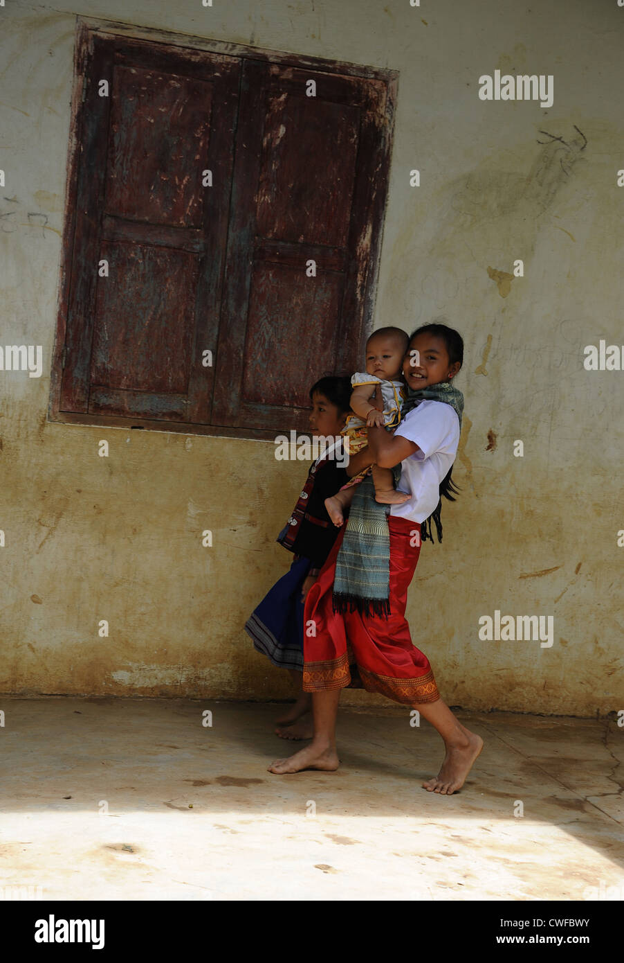 I bambini dal villaggio Banlaksip scuola primaria, Luang Prabang, Laos. Foto Stock