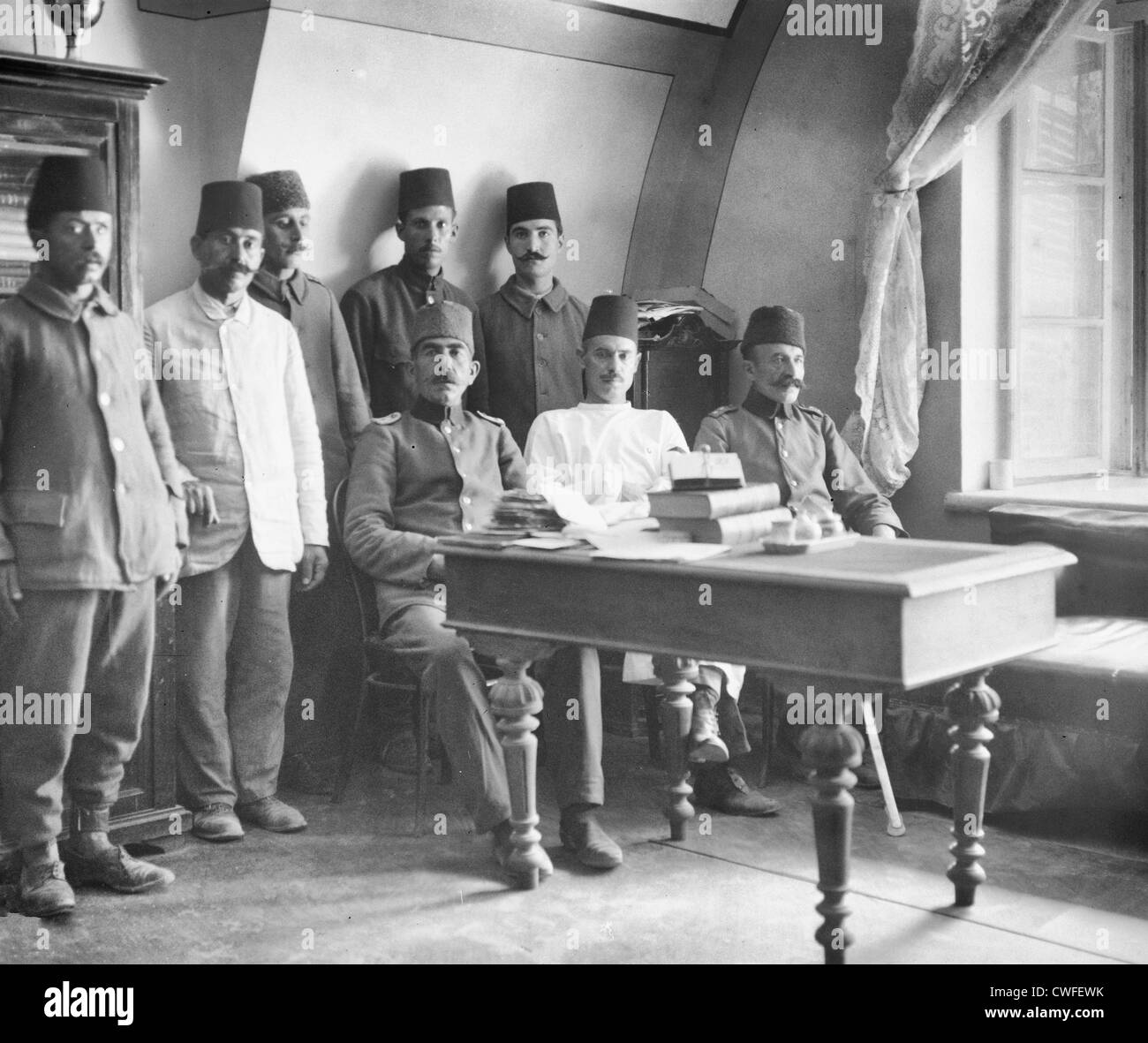Red Crescent Society funzionari, Gerusalemme, circa 1916 Foto Stock
