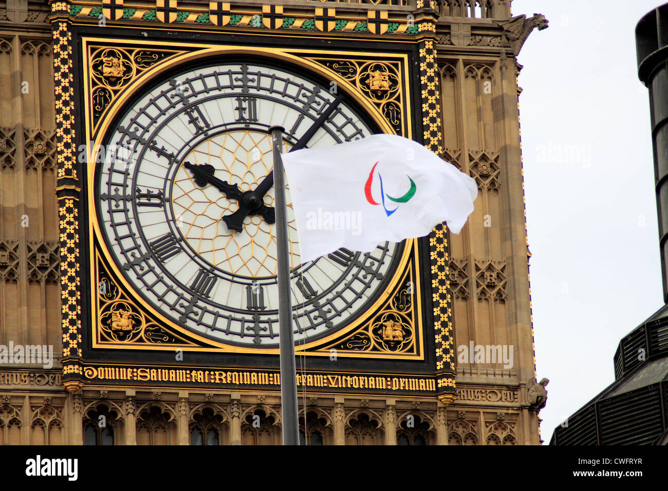 Londra 2012 Bandiera Paralimpica e Big Ben orologio Foto Stock