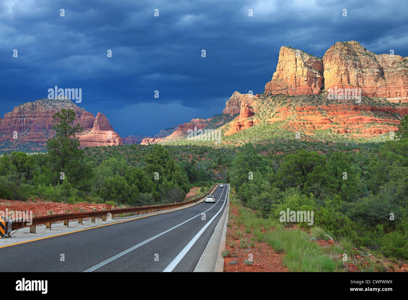 Vista panoramica della Bell Rock in avvicinamento temporale, Sedona, in Arizona, Stati Uniti d'America Foto Stock