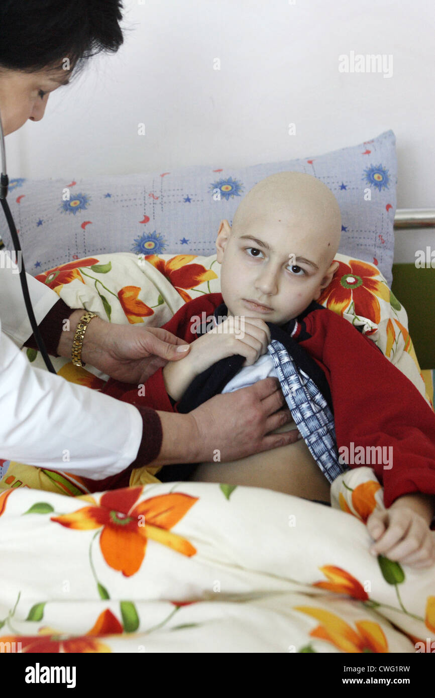 Bambini con leucemia immagini e fotografie stock ad alta risoluzione - Alamy
