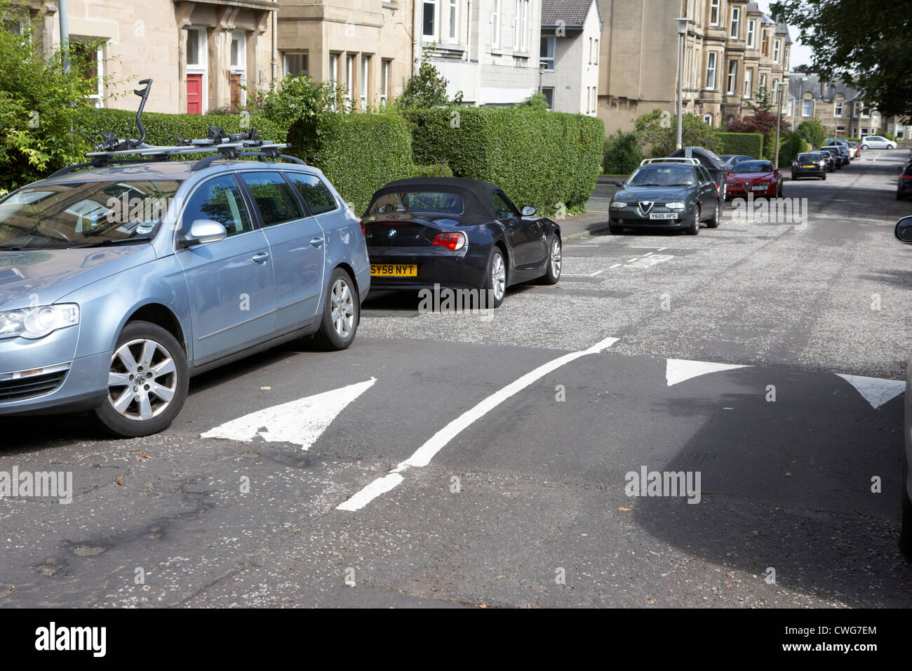 Dossi in un traffico calmato area in una zona residenziale di Edimburgo, Scozia, Regno Unito Foto Stock