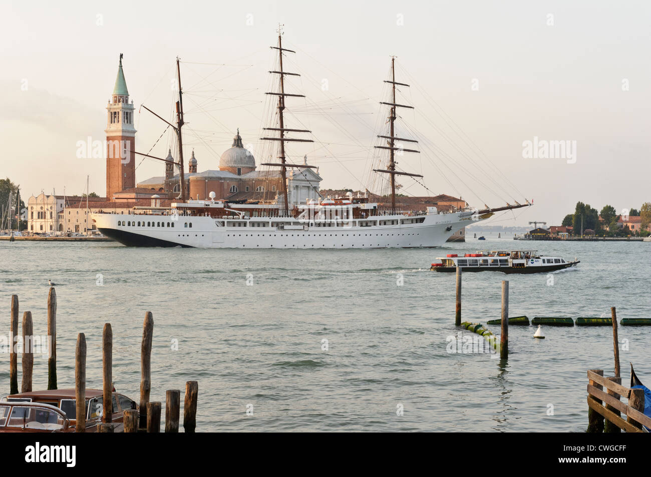 Nave a vela sul Grand Canal, Venezia, Italia. Foto Stock