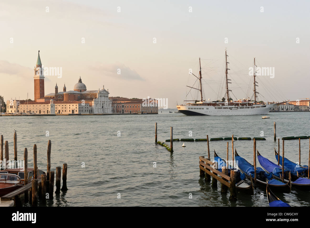 Nave a vela sul Grand Canal, Venezia, Italia. Foto Stock
