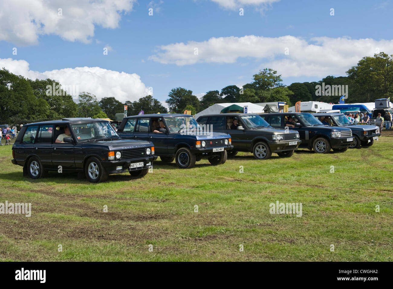 Line-up della gamma classic Rover 4x4 sul display a Eastnor annuale Land Rover Visualizza Herefordshire England Regno Unito Foto Stock