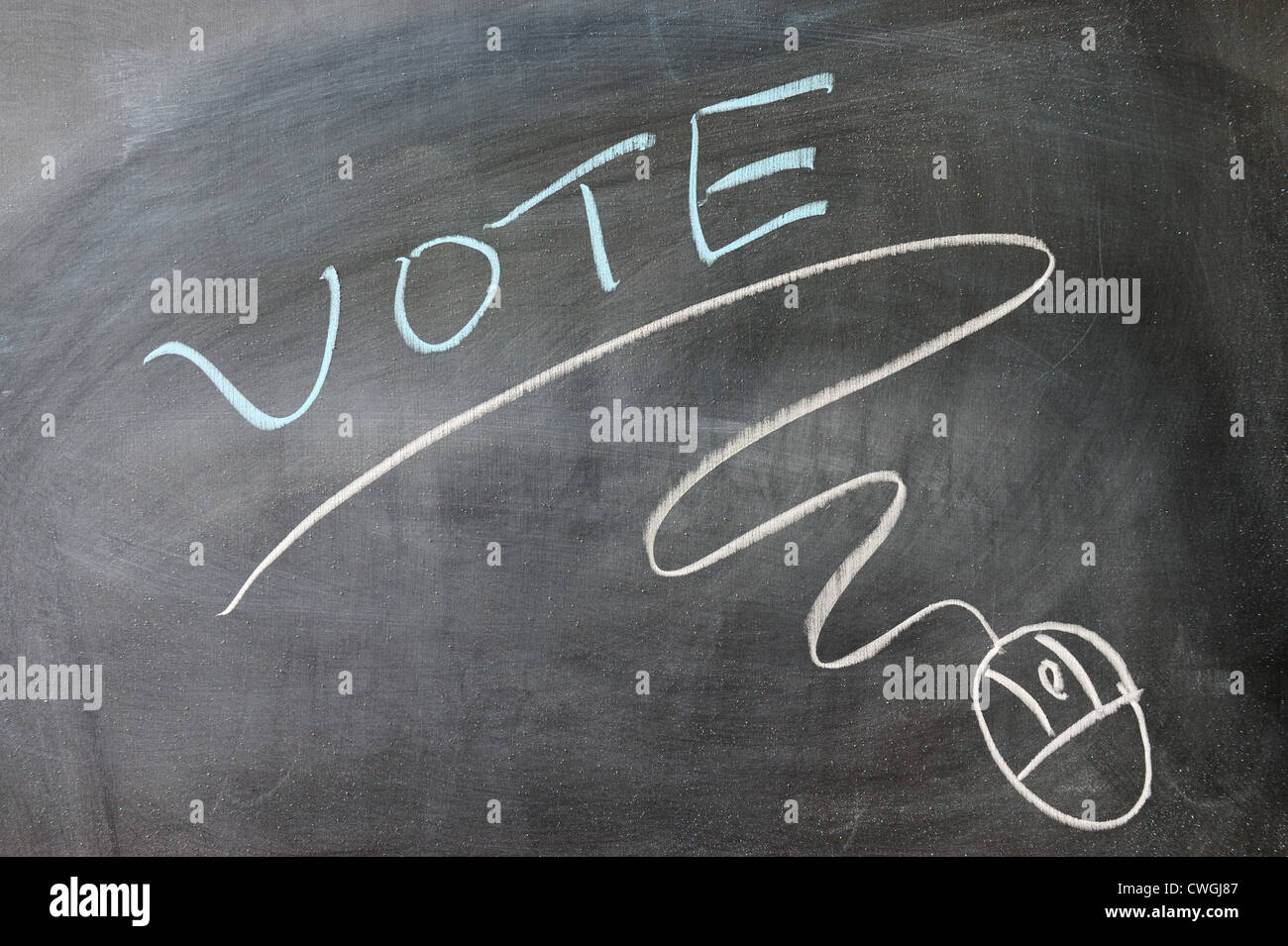 Voto e mouse simbolo disegnato sulla lavagna Foto Stock