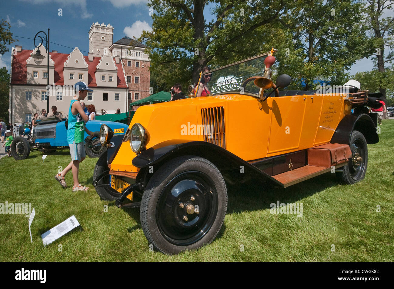 1925 Renault NN torpedo aperto di stile tourer a Motoclassic car show al Castello Topacz in Kobierzyce vicino a Wroclaw, Polonia Foto Stock