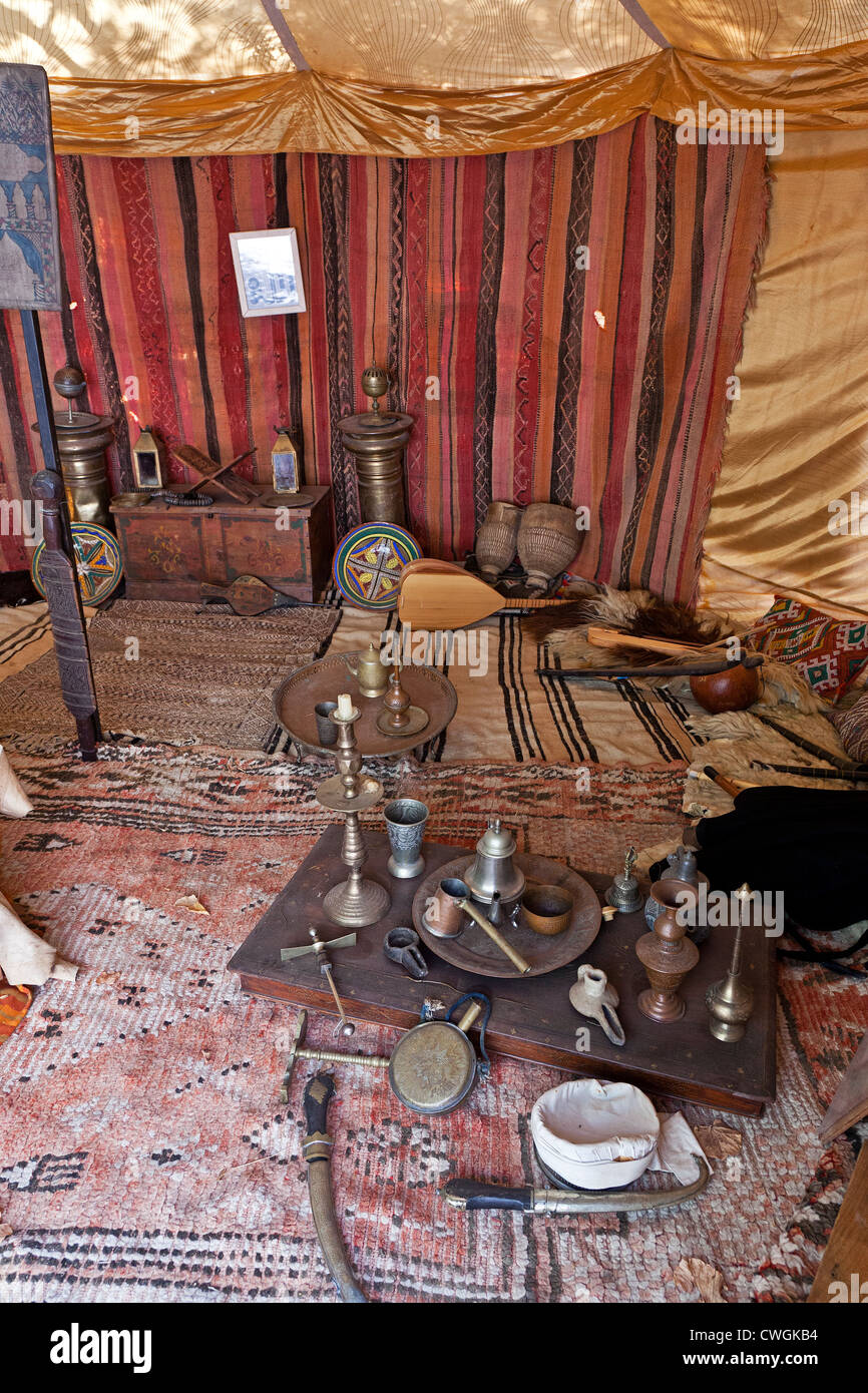 Moresco medievale scribe office in tenda la rievocazione storica di una Fiera medievale in Óbidos, Portogallo. Foto Stock